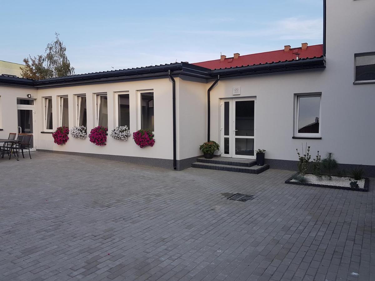 Arkadia Hostel Млава Экстерьер фото